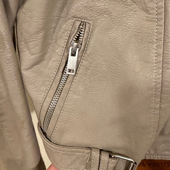 Women’s leather jacket🦋🌺❤️🔥 - Picture 3 of 5